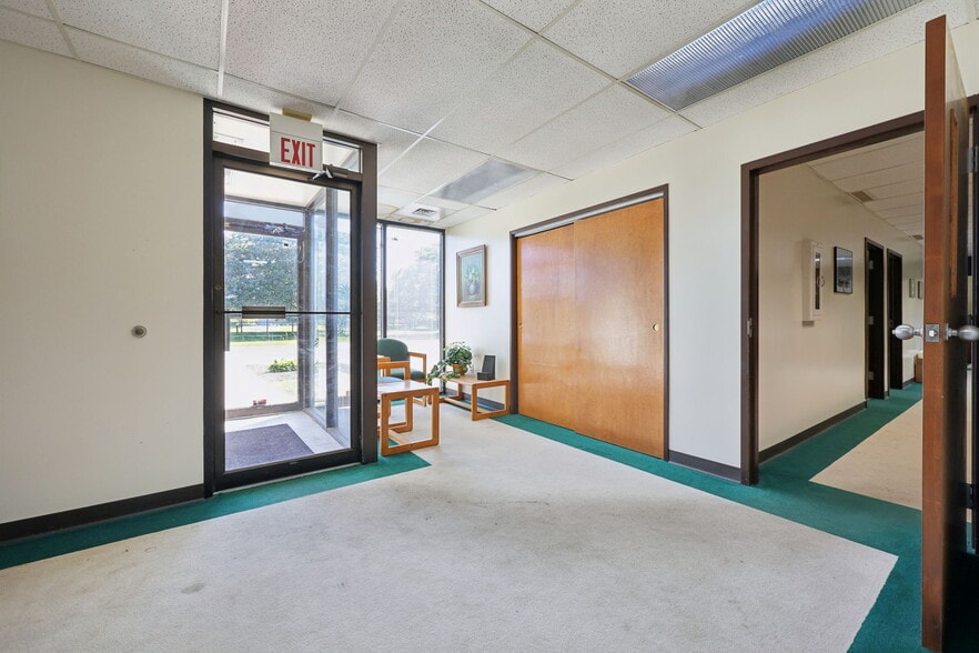 More Photos Of 2699 Scioto Pky, Columbus Warehouse For Sale