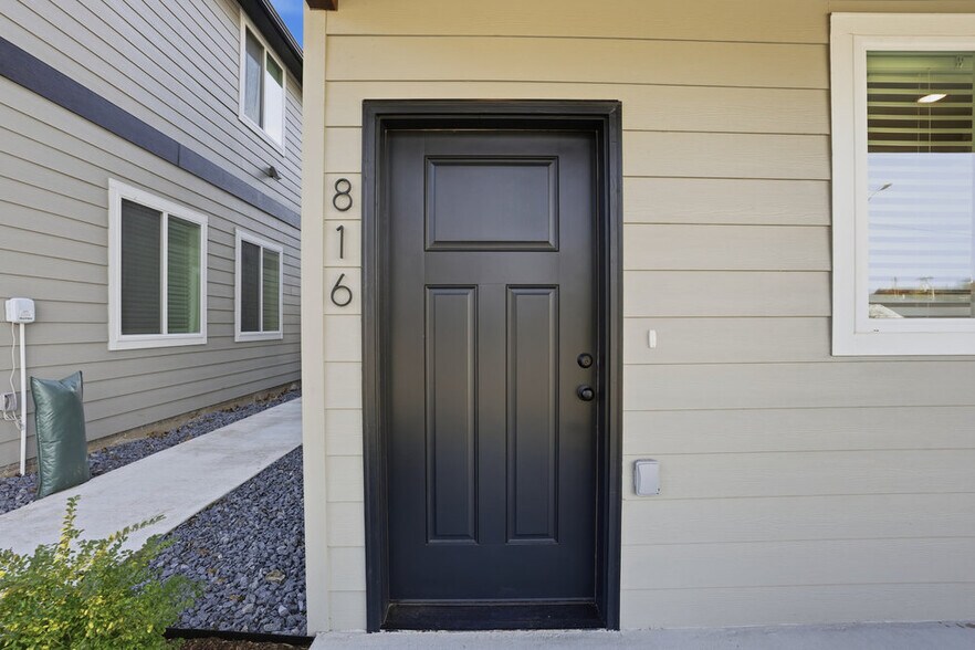 More Photos Of 816 N Main St, Broken Arrow Apartments For Sale