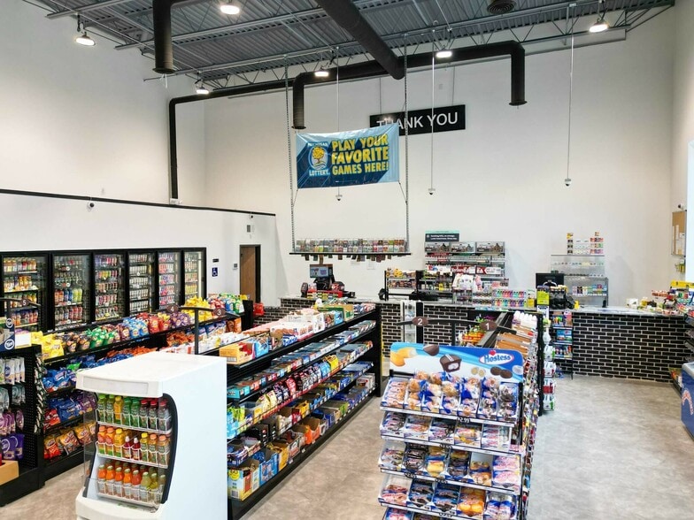 More Photos Of 4050 15 Mile Rd, Sterling Heights Service Station For Lease