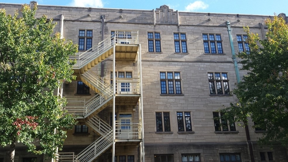 More Photos Of 501 N Tryon St, Charlotte Religious Facility For Lease