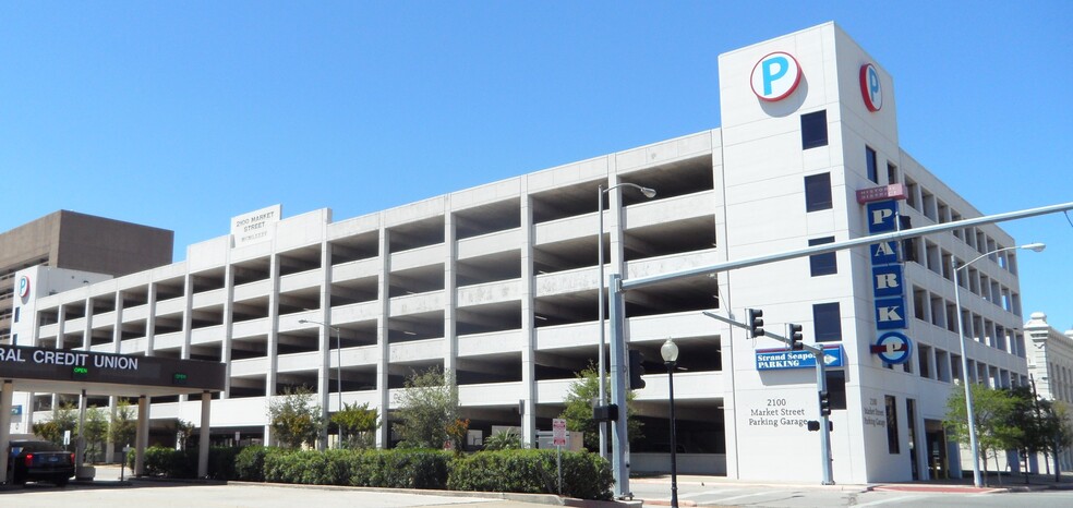 Primary Photo Of 2100 Market St, Galveston Parking Garage For Sale