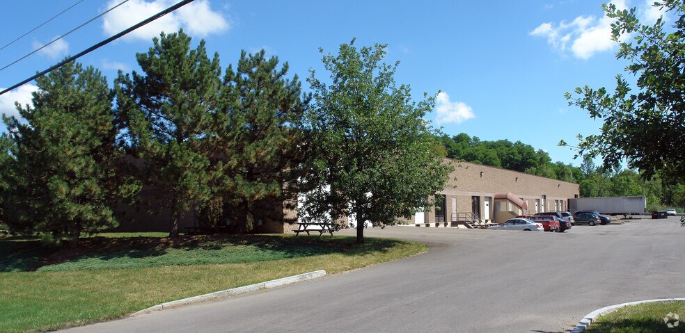 More Photos Of 26 Corporate Cir, East Syracuse Flex For Lease