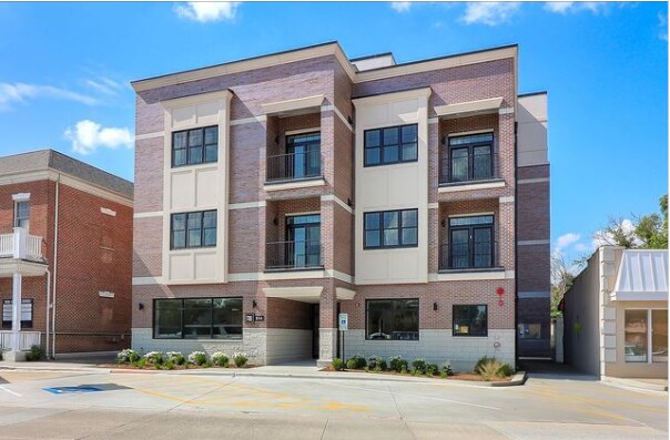 More Photos Of 514 Hillgrove Ave, Western Springs Apartments For Lease