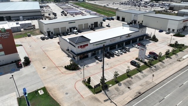 More Photos Of 930 FM 1960 Rd, Houston Freestanding For Lease