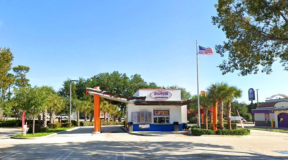 Primary Photo Of 7041 Seacrest Blvd, Lantana Restaurant For Sale