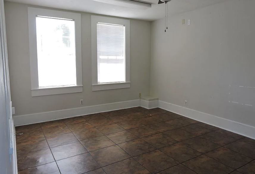 More Photos Of 2218 Mahan Dr, Tallahassee Office Residential For Sale