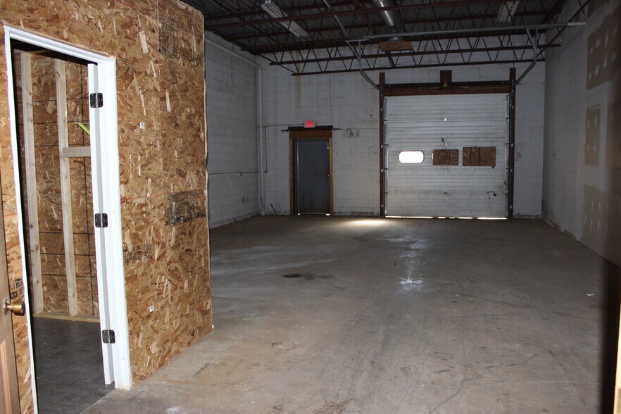 More Photos Of 61 Amity Rd, New Haven Unknown For Lease