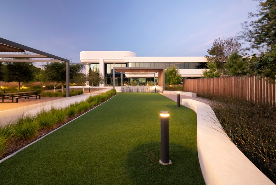 More Photos Of 178 E Tasman Dr, San Jose Office For Sale