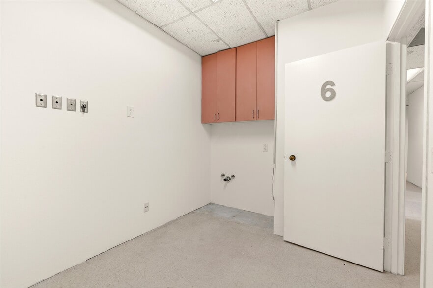 More Photos Of 12321 Hawthorne Blvd, Hawthorne Medical For Sale