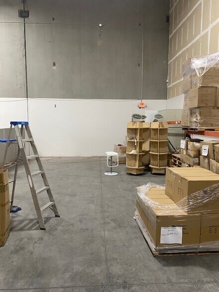 More Photos Of 2951 Marion Dr, Las Vegas Warehouse For Lease