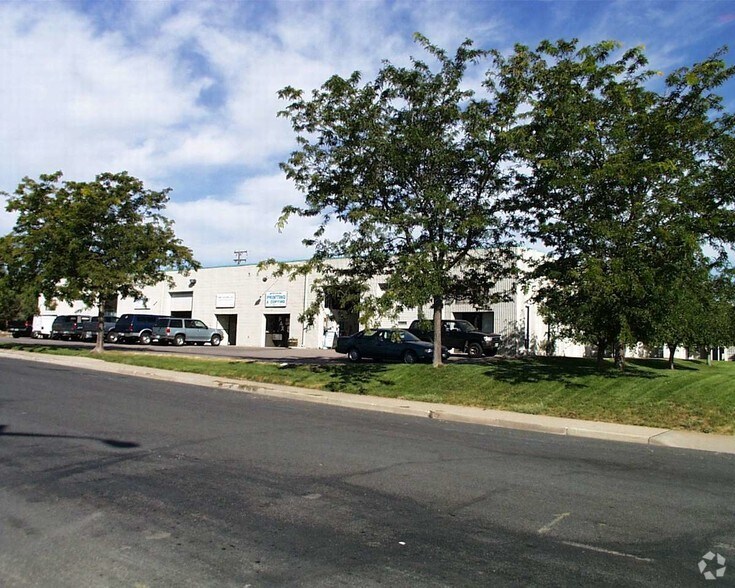 More Photos Of 10621 Irma Dr, Northglenn Warehouse For Lease