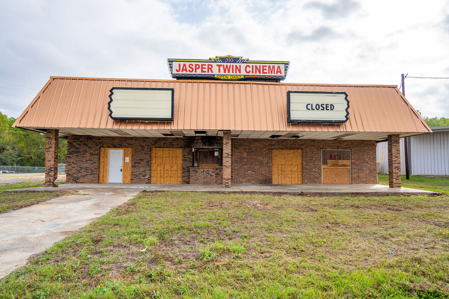 Primary Photo Of 611 S Fletcher St, Jasper General Retail For Sale