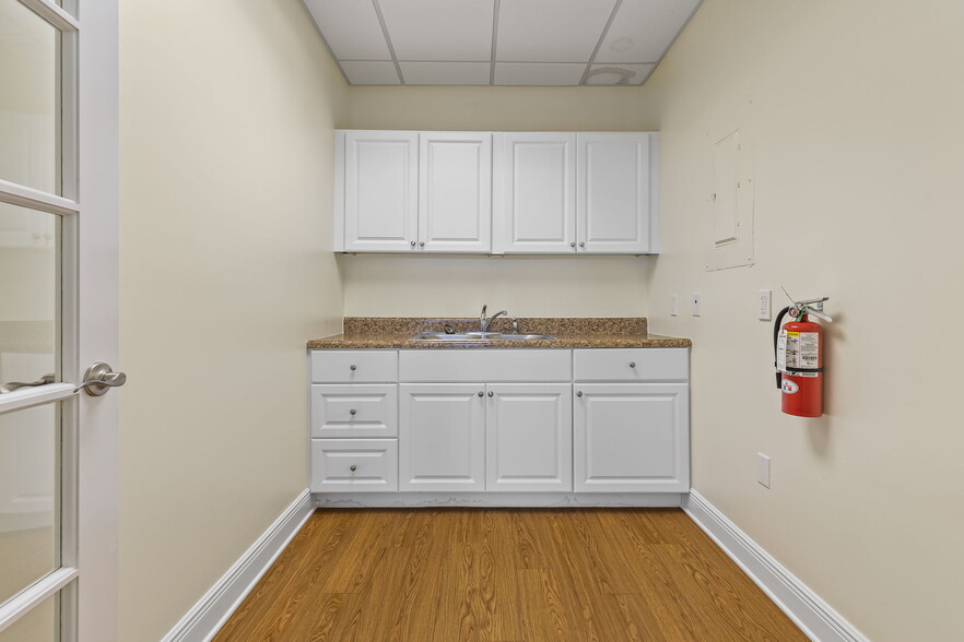 More Photos Of 5070 Highway A1A, Vero Beach Medical For Lease