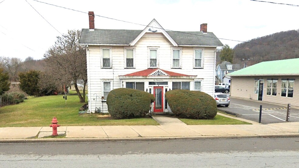 Primary Photo Of 109 E Main St, Evans City Specialty For Sale