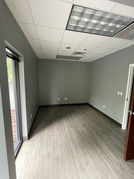 More Photos Of 8000 Liberty Pky, Vestavia Hills Unknown For Lease