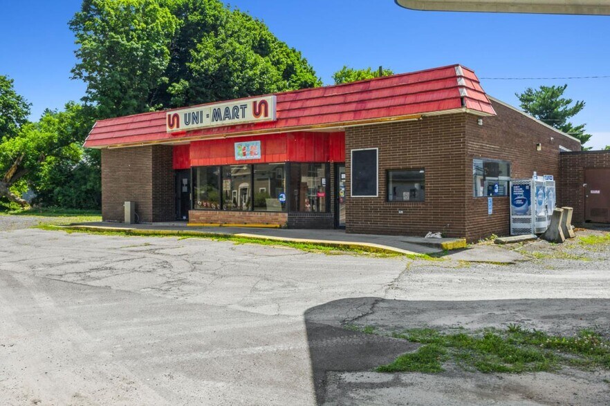 More Photos Of 2 E Main St, Canisteo Convenience Store For Sale