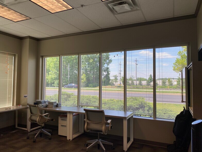 More Photos Of 4929 E 96th St, Indianapolis Office For Lease