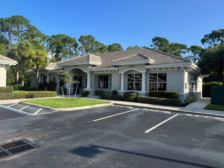 More Photos Of 13730 Cypress Terrace Cir, Fort Myers Medical For Sale