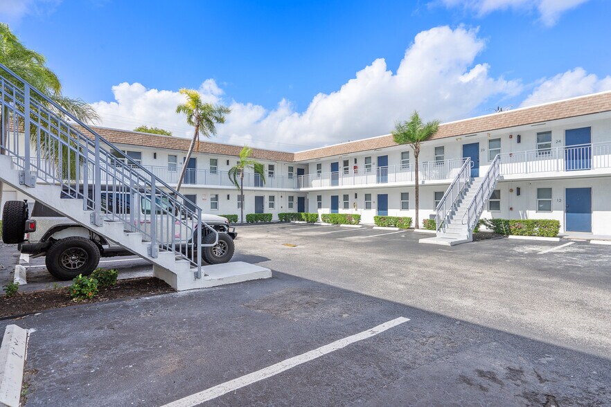 More Photos Of 50 SE 12th St, Fort Lauderdale Apartments For Sale