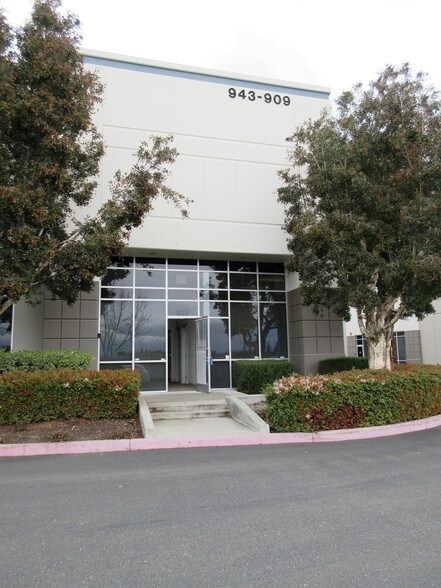 More Photos Of 909-943 Corporate Way, Fremont Research And Development For Lease
