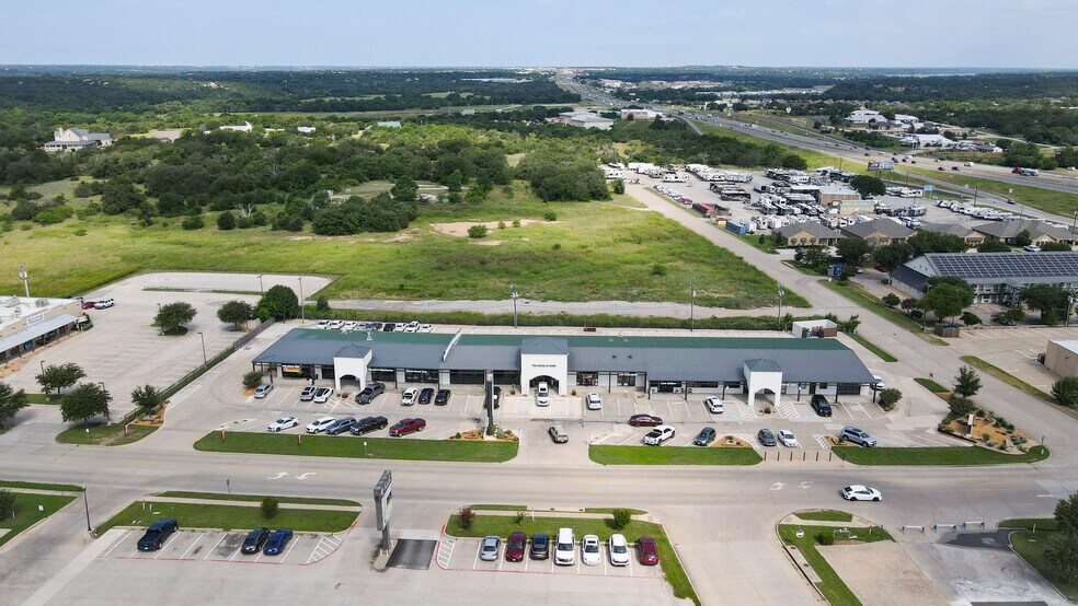 More Photos Of 108 S Ranch House Rd, Aledo Unknown For Lease