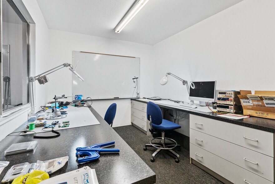 More Photos Of 5346 Scotts Valley Dr, Scotts Valley Auto Repair For Lease