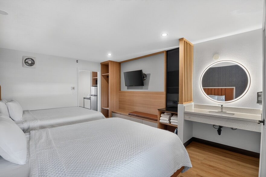 More Photos Of 2141 S Harbor Blvd, Anaheim Hotel For Sale