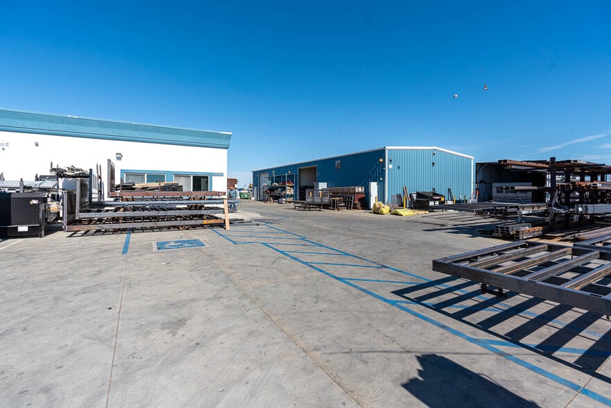 More Photos Of 39006 20th St E, Palmdale Auto Repair For Lease