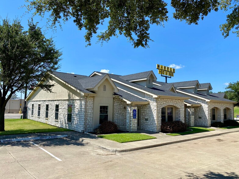 More Photos Of 2993 S Watson Rd, Grand Prairie Office For Lease