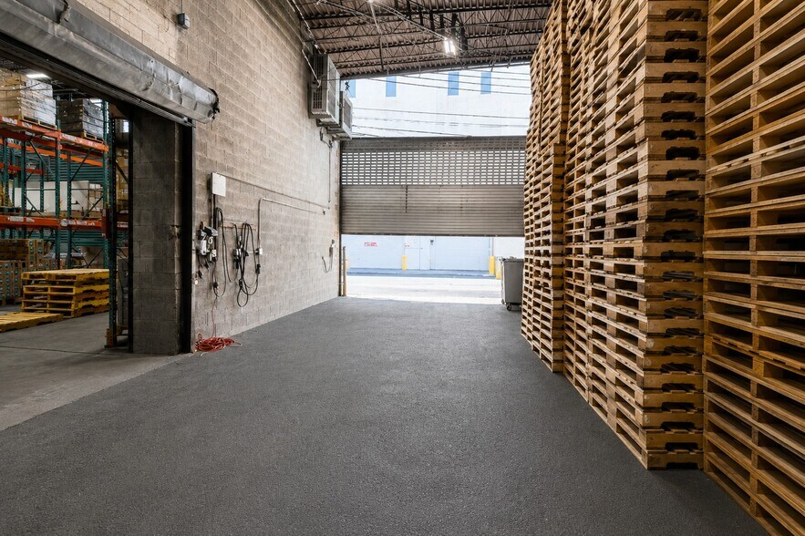 More Photos Of 585 Meserole St, Brooklyn Warehouse For Sale