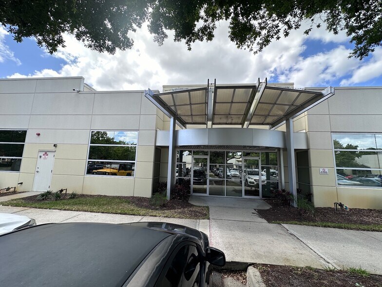 More Photos Of 8810 Commodity Cir, Orlando Showroom For Sale