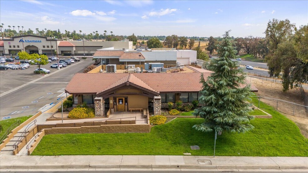 More Photos Of 2673 Mount Vernon Ave, Bakersfield Restaurant For Sale