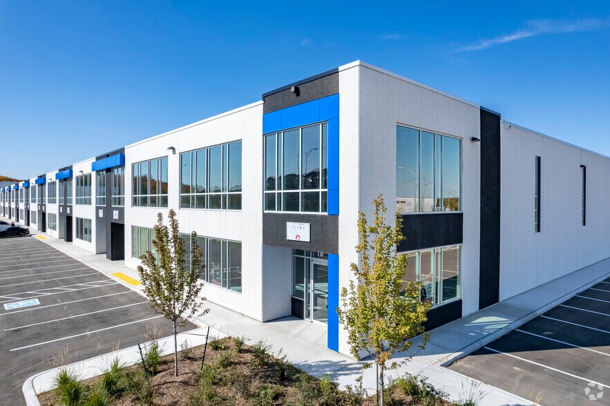 More Photos Of 10950-10952 Woodbine Av, Markham Showroom For Sale