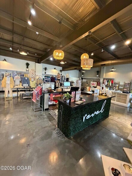 More Photos Of 500 Peachtree Dr, Carthage General Retail For Sale
