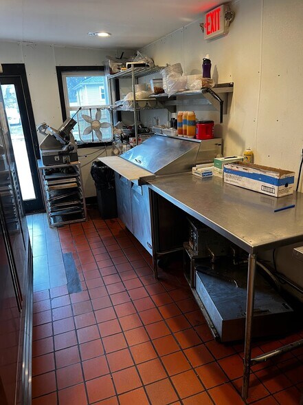 More Photos Of 910 Union Ave, Union Beach Restaurant For Sale