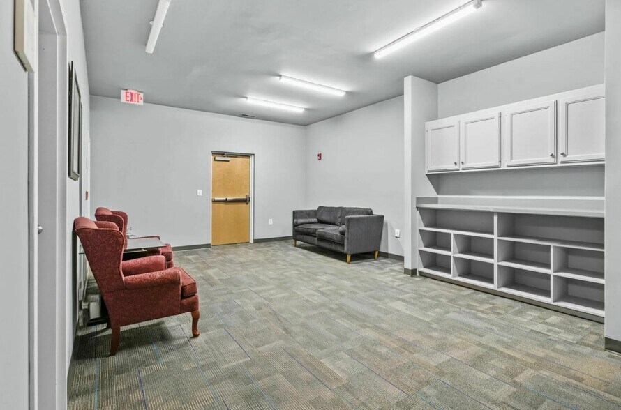 More Photos Of 47332 Thomas Rowe Ln, Lexington Park Office For Lease
