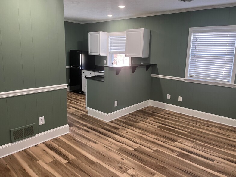 More Photos Of 38 Garrett St, Warrenton Office For Lease