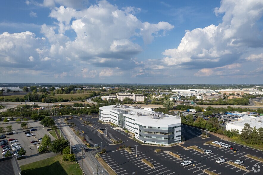 More Photos Of 200 N Warner Rd, King Of Prussia Office For Lease