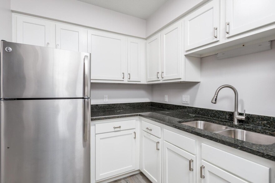 More Photos Of 4577 Olentangy River Rd, Columbus Apartments For Sale