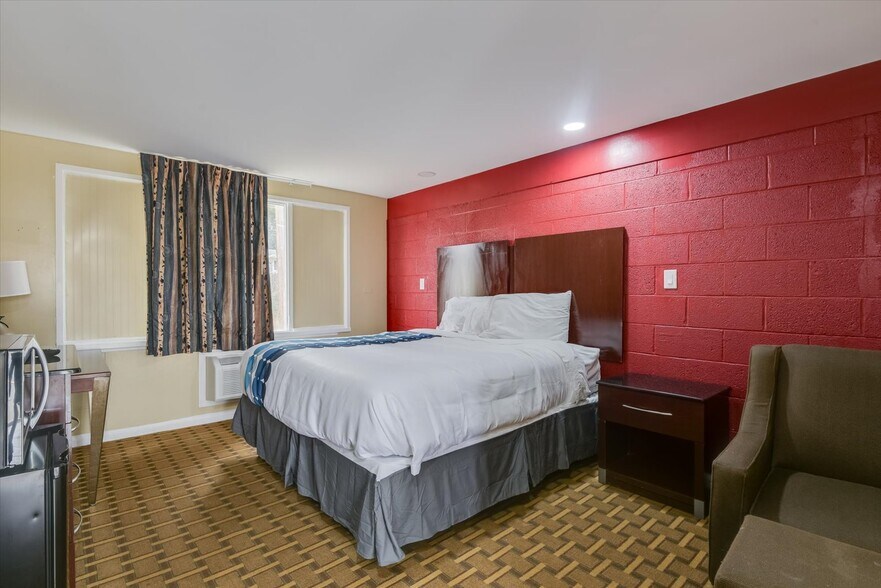 More Photos Of 4638 Jefferson Davis Hwy, North Augusta Hotel For Sale