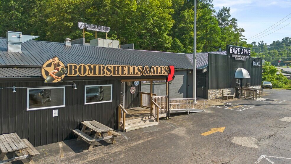 More Photos Of 2134 5th Street Rd, Huntington Restaurant For Sale