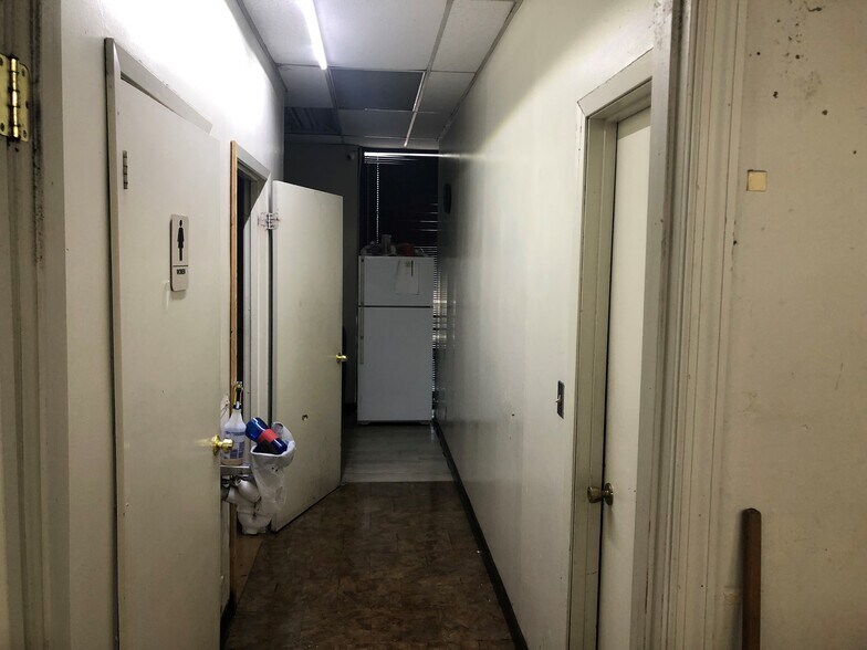 More Photos Of 3685 Riverdale Rd, Memphis Freestanding For Sale