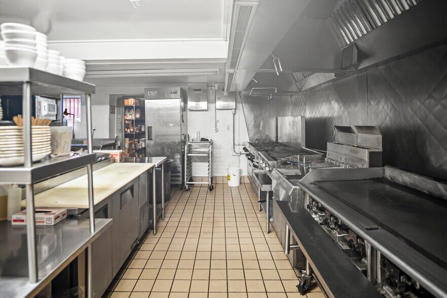 More Photos Of 5600 Lapeer Rd, Kimball Restaurant For Sale