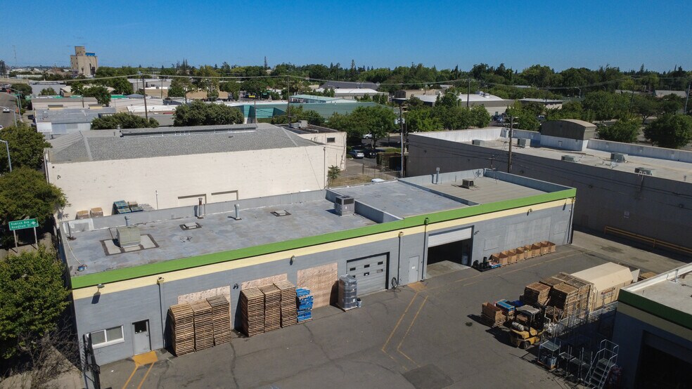 Primary Photo Of 1320 9th St, Modesto Flex For Sale