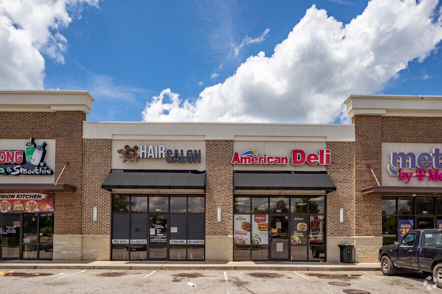 More Photos Of 3885 Mundy Mill Rd, Oakwood Freestanding For Lease
