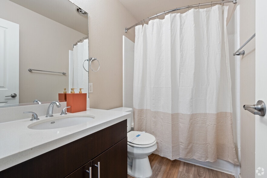 More Photos Of 555 Douglas St, West Sacramento Apartments For Sale