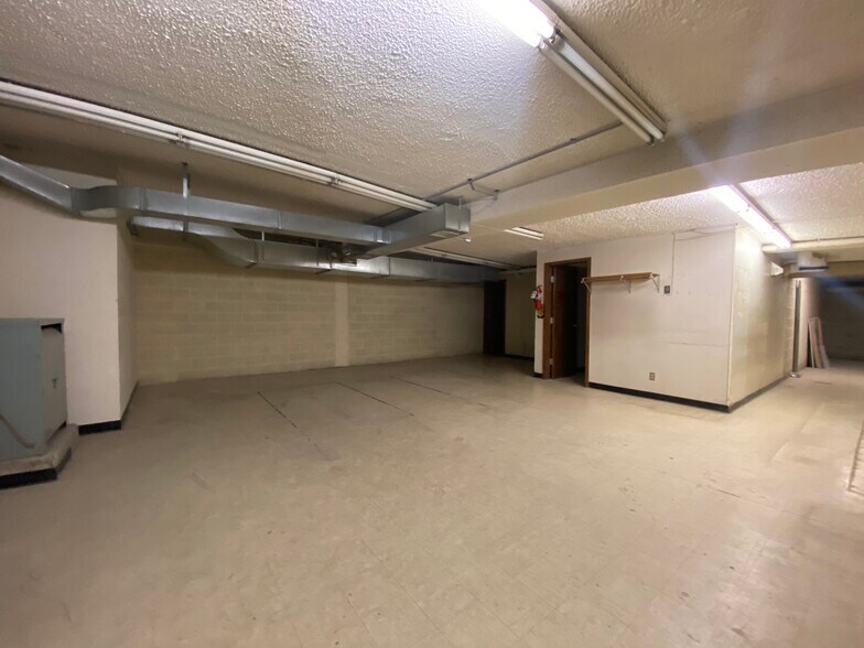 More Photos Of 515 E Broadway Ave, Bismarck General Retail For Lease