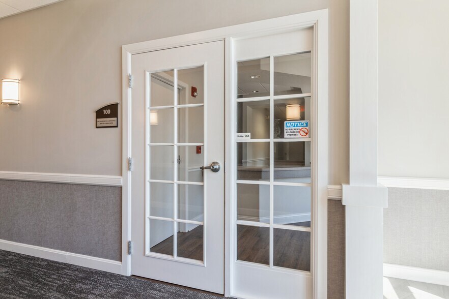 More Photos Of 6475 Washington St, Gurnee Office For Sale