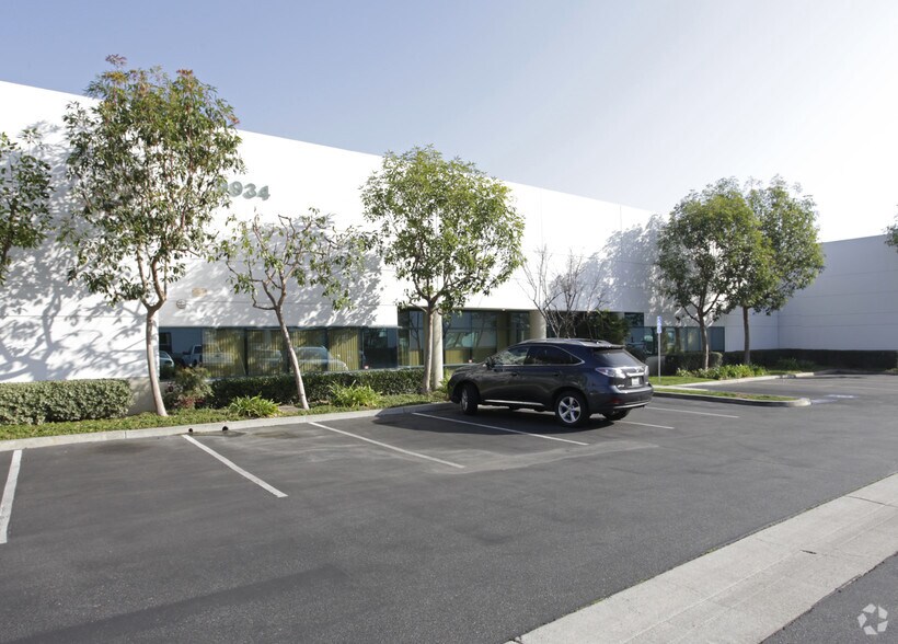 More Photos Of 9934 Bell Ranch Dr, Santa Fe Springs Warehouse For Lease