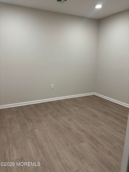 More Photos Of 1202 S Olden Ave, Hamilton Office For Sale